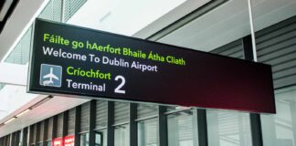 Problemy setek pasażerów na lotnisku w Irlandii