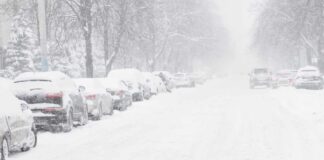 Zamknięte szkoły, śnieg i nieprzejezdne drogi - uderzenie zimy w Irlandii