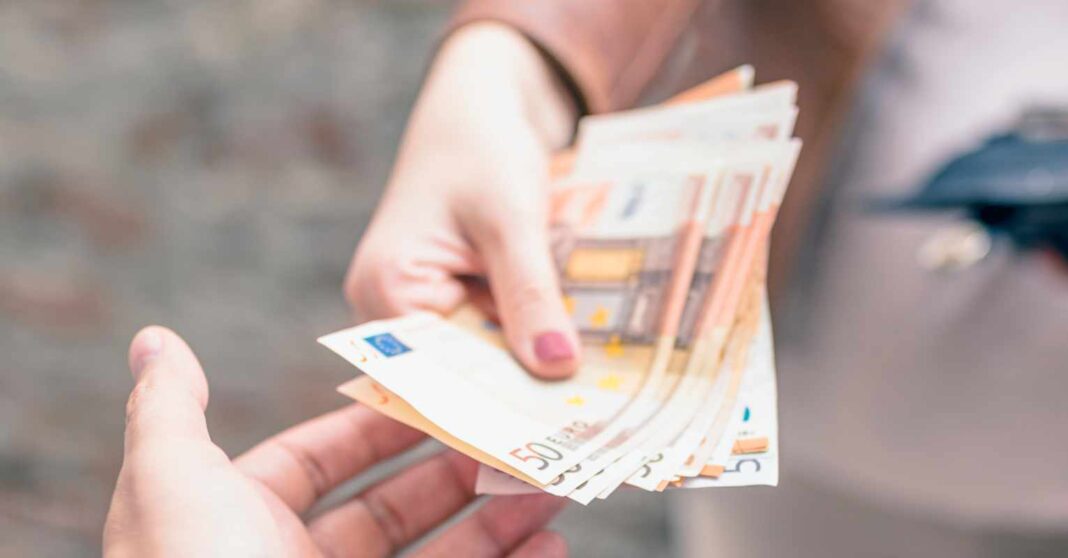 Obniżka rachunków w Irlandii - potwierdzono plan rządu Obniżka rachunków w Irlandii - potwierdzono plan rządu