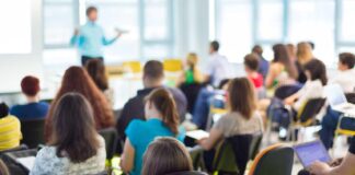 Nowe przepisy - Zakaz obejmie wszystkie szkoły w Irlandii