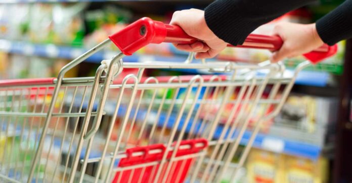 Świąteczna obniżka cen w supermarketach w Irlandii