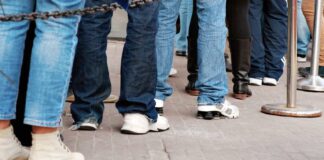 Tysiące osób w Irlandii usunięto z list oczekujących