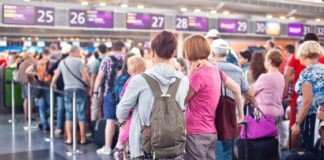 Problemy pasażerów lotu z Irlandii - oskarżają linię lotniczą