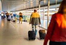 Awantura o bagaże na lotnisku - pasażerowie nie wrócili do Irlandii