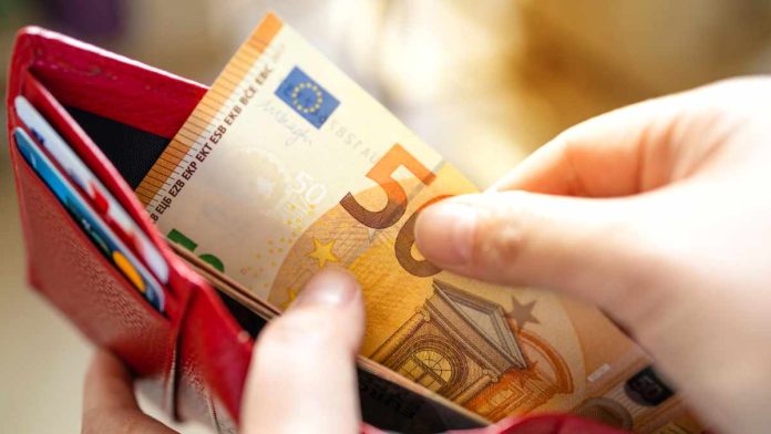 Dodatek socjalny w Irlandii - ruszyły wypłaty Dodatek socjalny w Irlandii - ruszyły wypłaty