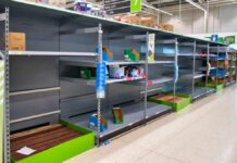 Problemy w sklepach w Irlandii - chaos w dostawach do początek