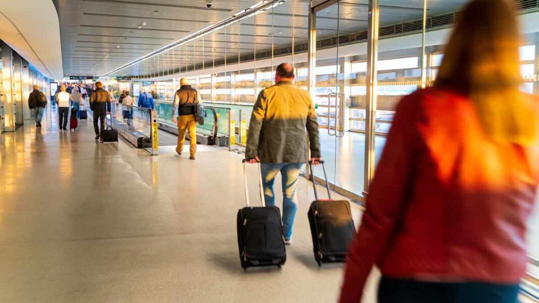 Ryanair ostrzega przed długimi kolejkami - lotniska pod presją Ryanair ostrzega przed długimi kolejkami - lotniska pod presją