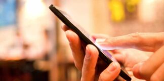 Ten jeden telefon może kosztować fortunę Bank bije na alarm