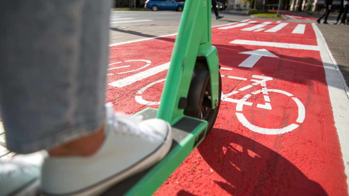 Nowe przepisy dla użytkowników e-scooterów w Irlandii weszły w życie